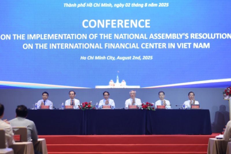 Thủ tướng Phạm Minh Chính chủ trì Hội nghị triển khai Nghị quyết của Quốc hội về Trung tâm Tài chính quốc tế tại Việt Nam