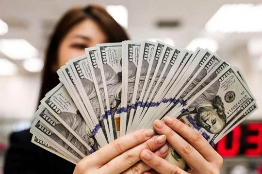 Tỷ giá USD hôm nay 5/12/2025: Giá bán USD tự do tăng, thị trường quốc tế ổn định