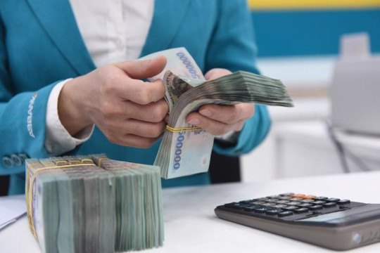 Lãi suất ngân hàng hôm nay 8/12/2025: Bật tăng mạnh, vượt mốc 7%