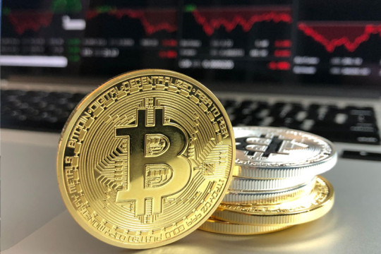 Giá Bitcoin hôm nay ngày 9/12: Áp lực bán siết chặt, thị trường dao động quanh mức 90.000 USD