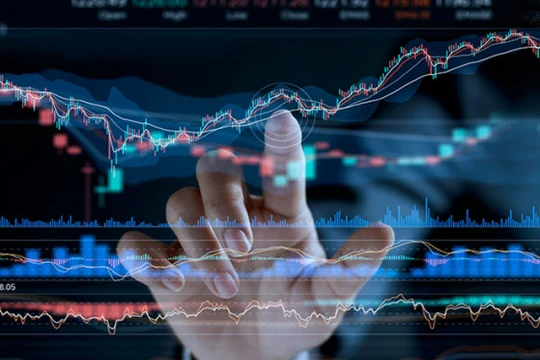 Định giá về vùng hấp dẫn, cổ phiếu bất động sản sắp "vào sóng"?