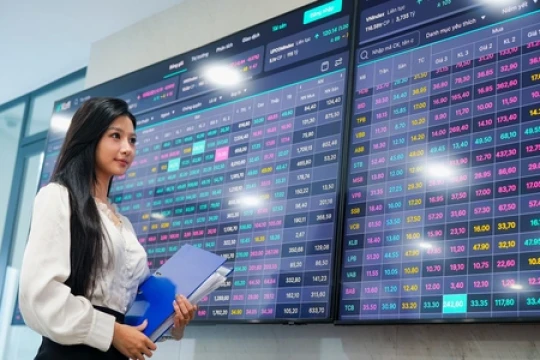 Cổ đông Nhà nước quyết thoái bớt vốn Vinamilk giữa lúc cổ phiếu “bốc đầu” lên đỉnh 4 năm