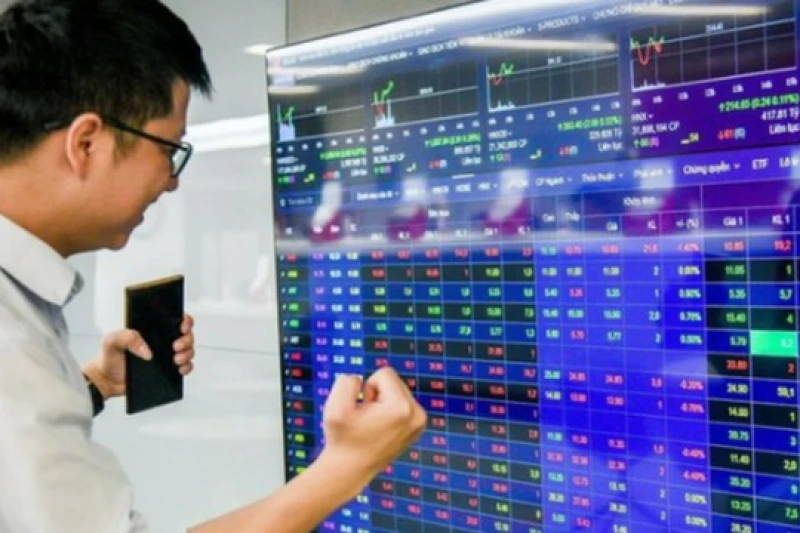 Một nhóm cổ phiếu bất ngờ bứt phá mạnh, hàng loạt mã tăng kịch trần sau quyết sách mới từ Nhà nước, thị trường kỳ vọng cơ hội dài hạn