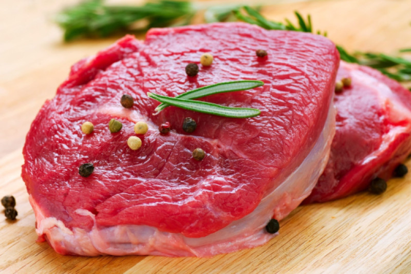 Giá thực phẩm tăng phi mã: Thịt lợn, thịt bò, rau củ… đầu năm mới