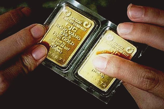 Giá vàng ngày 1/3: Thế giới giảm nhẹ nhưng trong nước tăng mạnh
