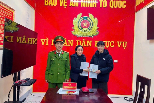 Tài khoản bất ngờ nhận 50 triệu, một năm sau về quê được công an liên hệ làm việc