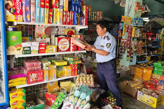 Đột xuất kiểm tra nhiều điểm kinh doanh trên cả nước: Hàng loạt vi phạm phơi bày, tịch thu, tiêu hủy hàng nghìn sản phẩm