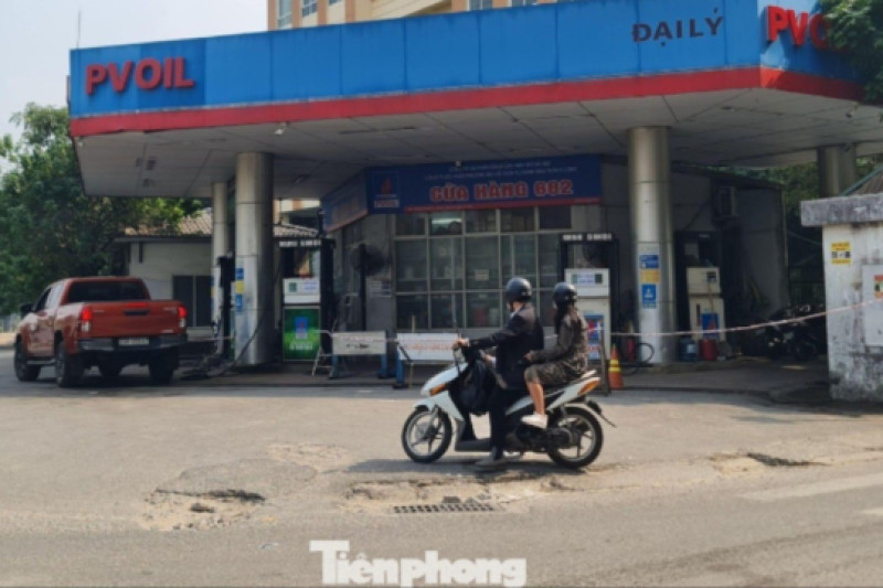 Giá liên tục tăng cao, vì sao nhiều cây xăng bán lỗ?