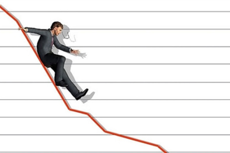 VN-Index giảm kỷ lục: Không nên vội vã "bắt dao rơi"