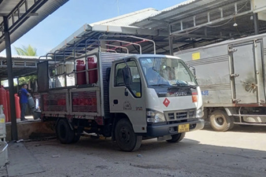 Găm hàng gas, xăng dầu, chủ cửa hàng bị xử lý ra sao?