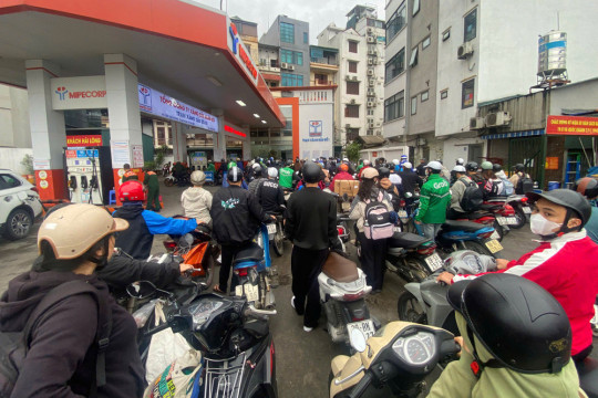 Nóng: 1 cây xăng vừa bị XỬ PHẠT vì "găm hàng", chỉ bán tối đa 300.000 đồng mỗi lượt