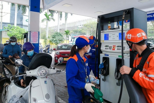 Quỹ bình ổn giá xăng dầu còn đủ chi trong bao lâu?