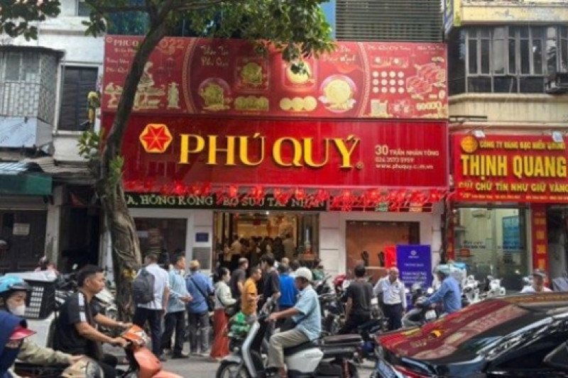 Giá bạc vừa mở cửa đầu tuần đã lao dốc