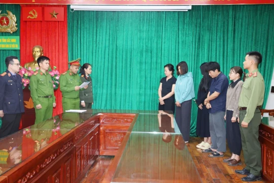 Khởi tố 5 môi giới bất động sản làm giả hồ sơ mua nhà ở xã hội