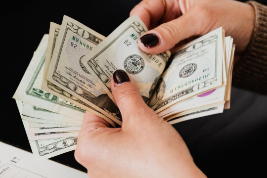 Giá USD chợ đen vượt 27.400 đồng, Ngân hàng Nhà nước tiếp tục hút thanh khoản VND