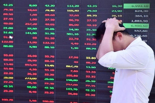 "Đánh rơi" gần 300 điểm từ đỉnh, VN-Index còn giảm đến bao giờ?