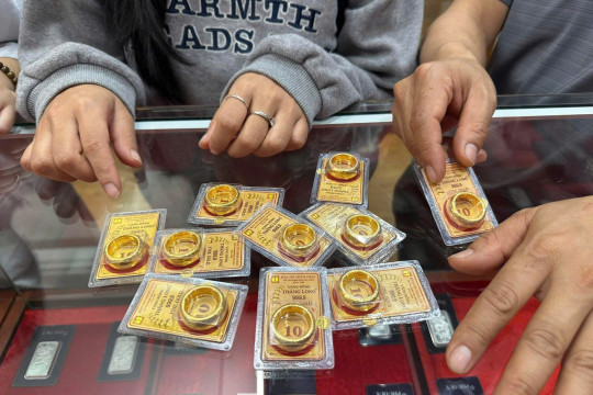 Giá vàng quay đầu giảm mạnh