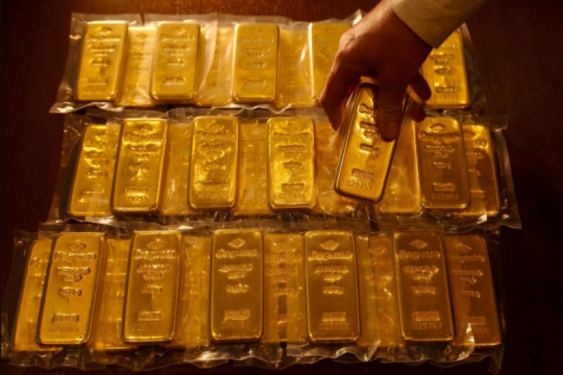 Chê gửi tiết kiệm, dồn tiền mua vàng lúc gần 190 triệu/lượng: “Tôi ôm 3 cây vàng rồi thấp thỏm từng ngày”