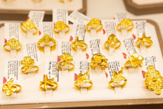 Giá vàng hôm nay 30/3: Quay đầu giảm nhẹ