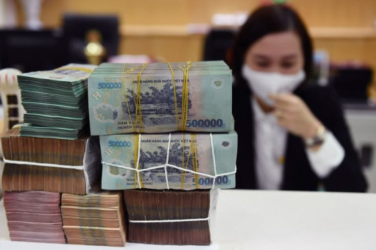 'Cuộc đua' lãi suất huy động ngày càng nóng