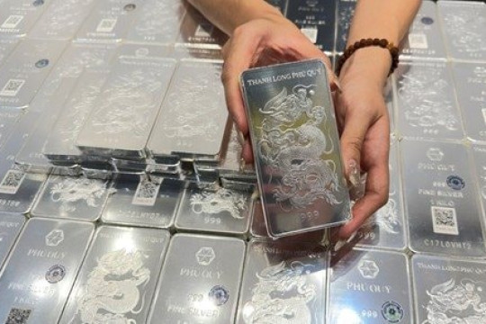 Giá bạc thỏi tăng 3 triệu đồng/kg