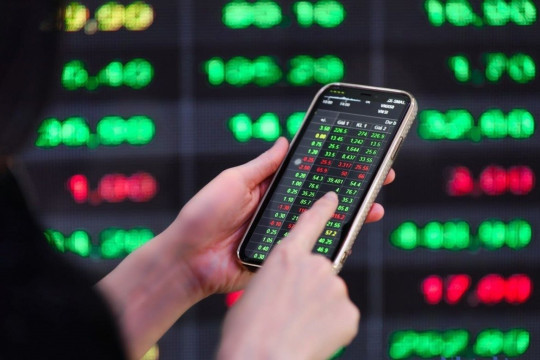 VN-Index 4 năm liên tiếp mất điểm trong tháng 4: Lịch sử lặp lại hay lần này sẽ khác?