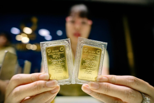 Giá vàng ngày 4/4: Thị trường trong nước và thế giới đi ngang