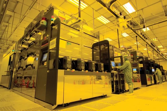 Thị trường đúc bán dẫn toàn cầu lập kỷ lục doanh thu 320 tỷ USD năm 2025